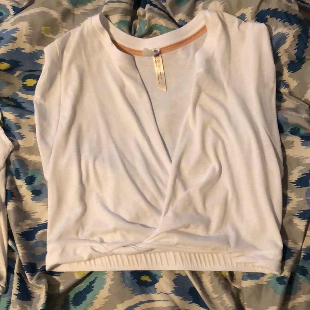Free People “think free” twist top